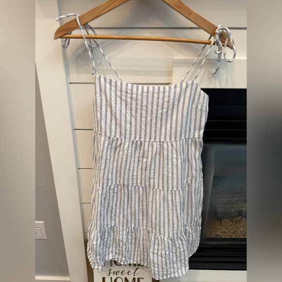 Abercrombie & Fitch women’s light Blue & White Striped Dress with Tie Straps - Picture 6 of 17